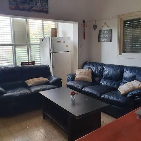 2 Bedroom Apartment In Batiya Makov Shared Rooms Rehovot Eksteriør billede